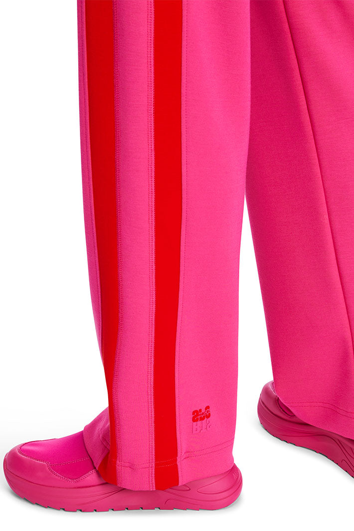 Marc Cain Sports Sweat Pants Dragon Fruit Pink XS 81.37 J06 244 - Olivia Grace Fashion