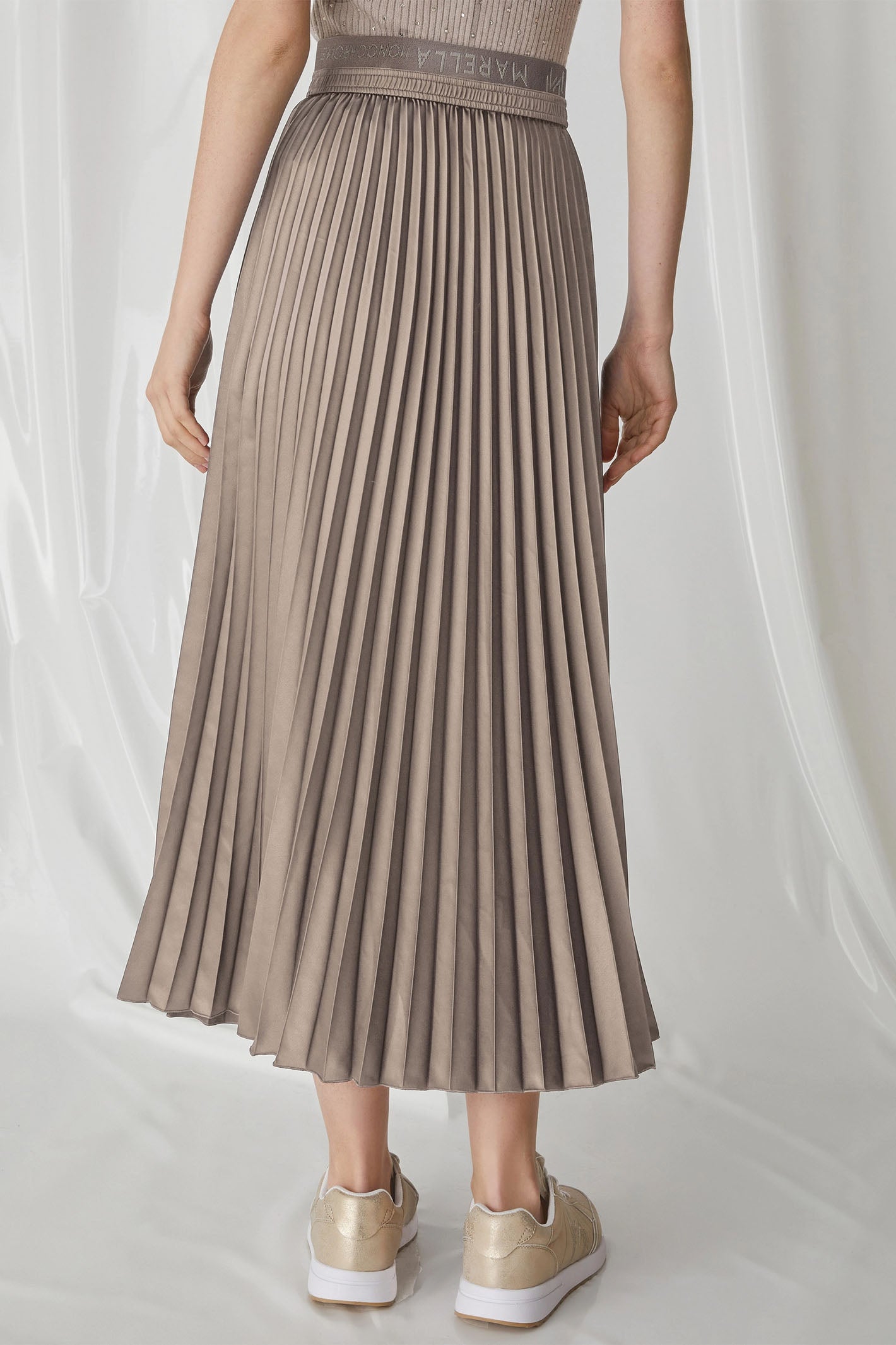 Pleated maxi skirt brown hotsell