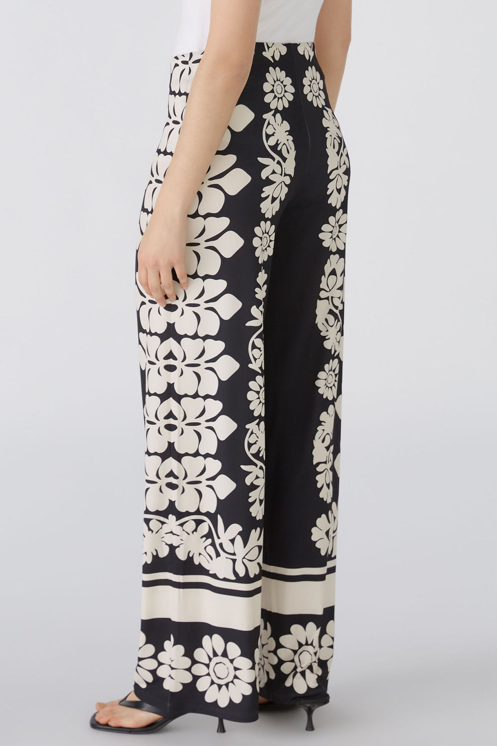 Oui 88258 Black Camel Marlene Block Flower Print Pull-On Trousers - Olivia Grace Fashion