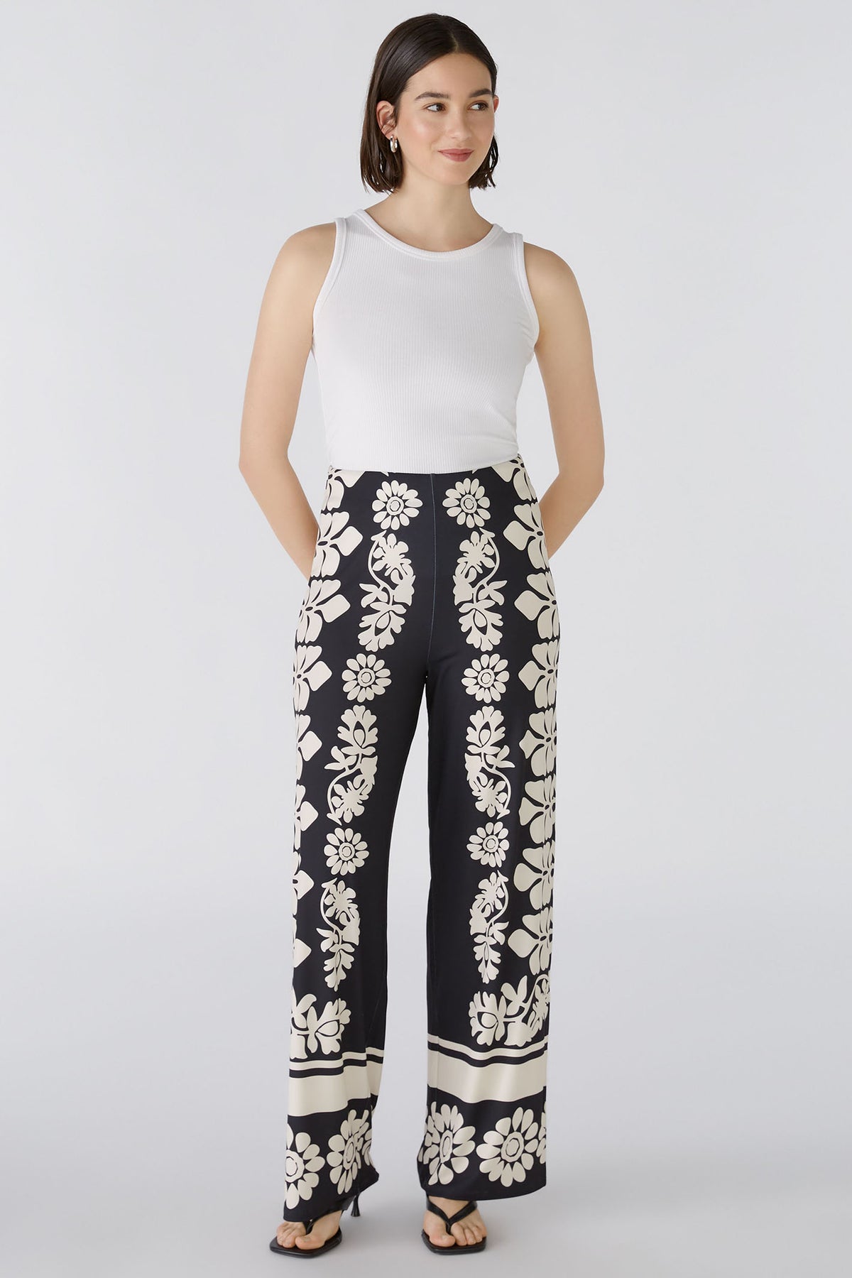 Oui 88258 Black Camel Marlene Block Flower Print Pull-On Trousers – Olivia  Grace Fashion