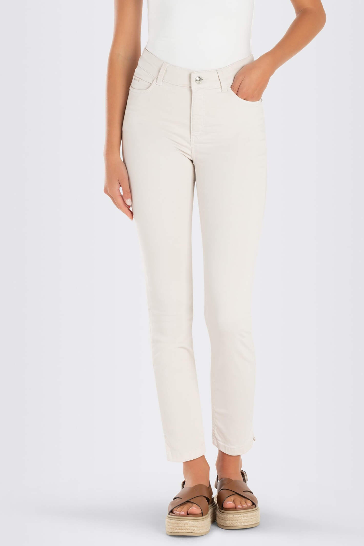 White store cotton jeans